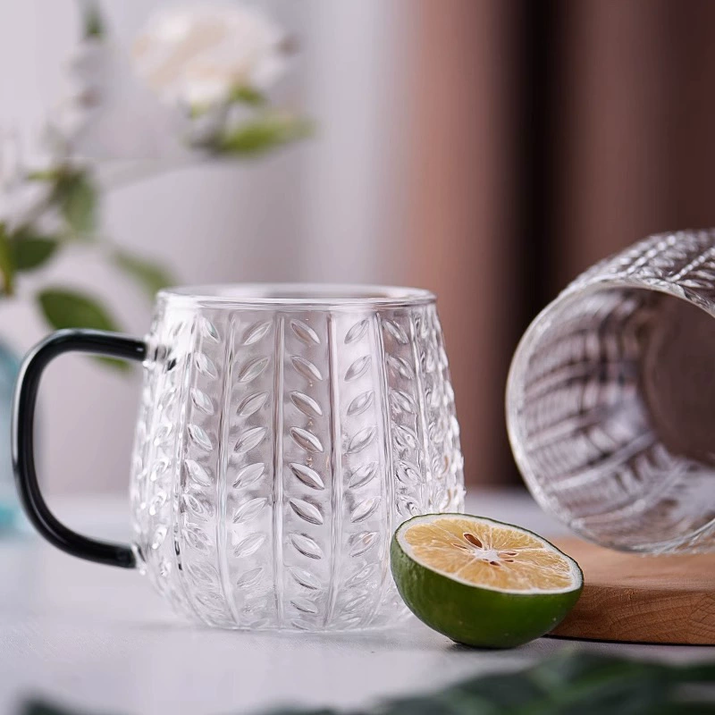 Glass transparent flavored tea, capacious tea cup, simple and elegant design