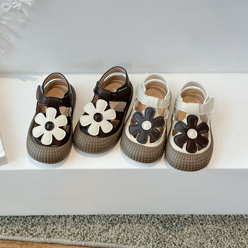 Девушки идиллические сандалии Баотоу на мягкой подошве ходные туфли 2024 весной новые маленькие детские кожаные туфли