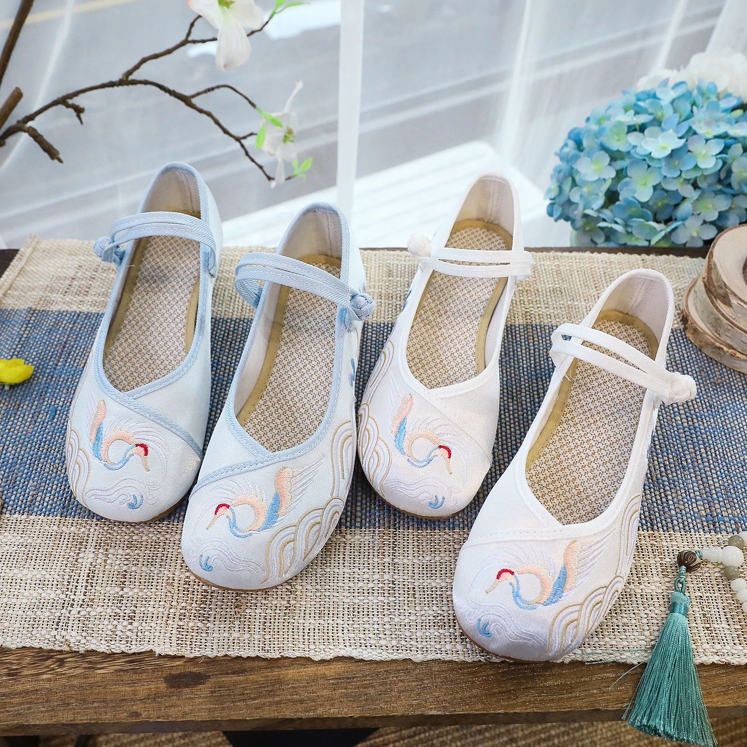 Xianlu Summer New Product Han Element Mercerized Satin Retro Cheongsam Costume Shoes Han Dynasty Shoes Women's Flats