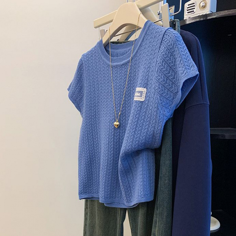 Blue knitted summer elegant short sleeve T-shirt with a round collar