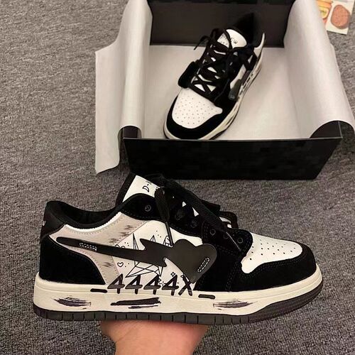 New black national fashion sneakers niche original retro couple versatile shoes men graffiti casual sports shoes women