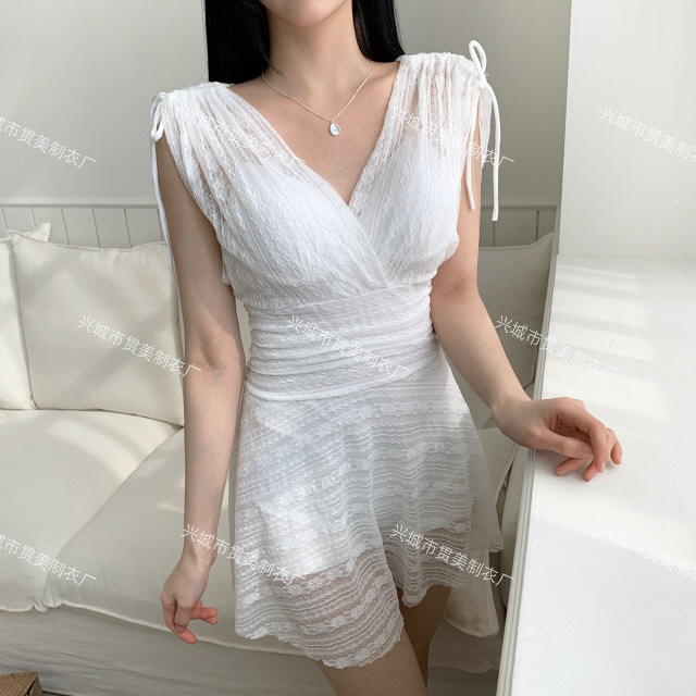 Swimwear Women's 2024 New Hot Spring Small Chest Sexy Gathering Belly Covering Slimming Conservative One-piece Ins Swimsuit