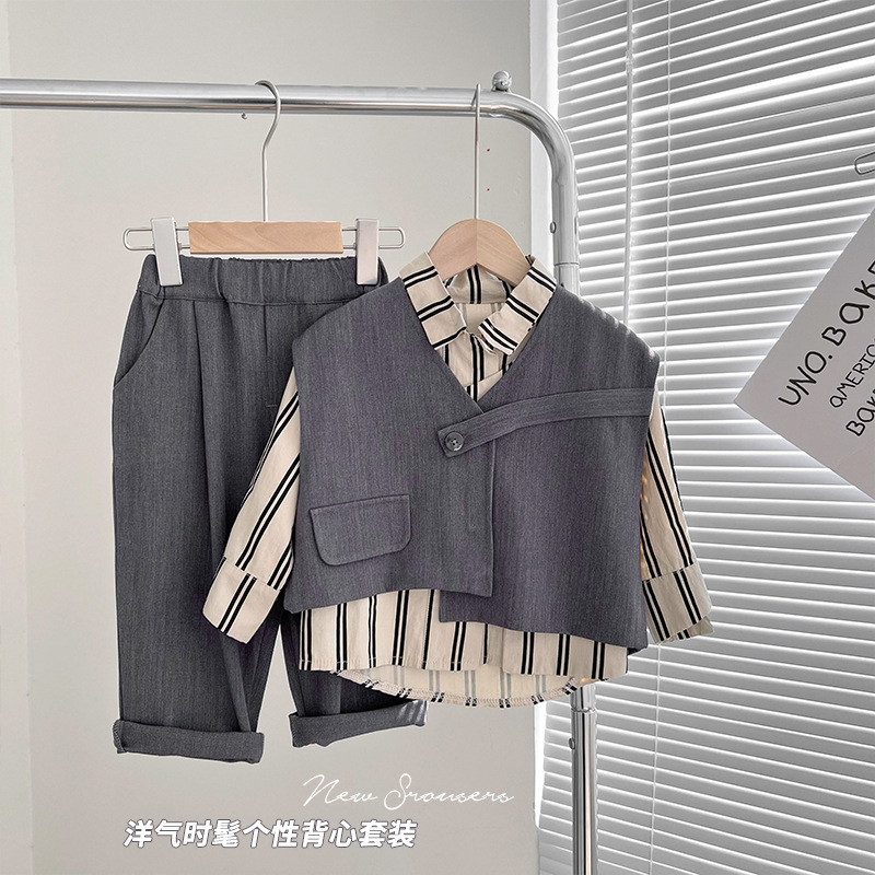 风之谷2022秋季新款儿童韩版马甲套装男童深灰色不规则西服两件套