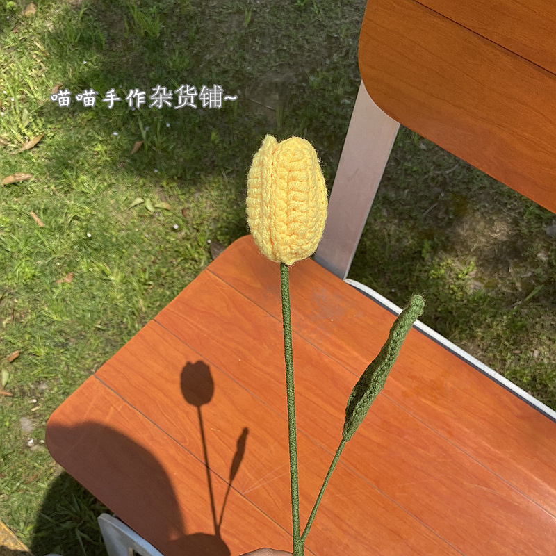完成した手織りバラ、スズラン、ヒマワリ、造花、ウールニットブーケ、花飾り、ギフト|undefined
