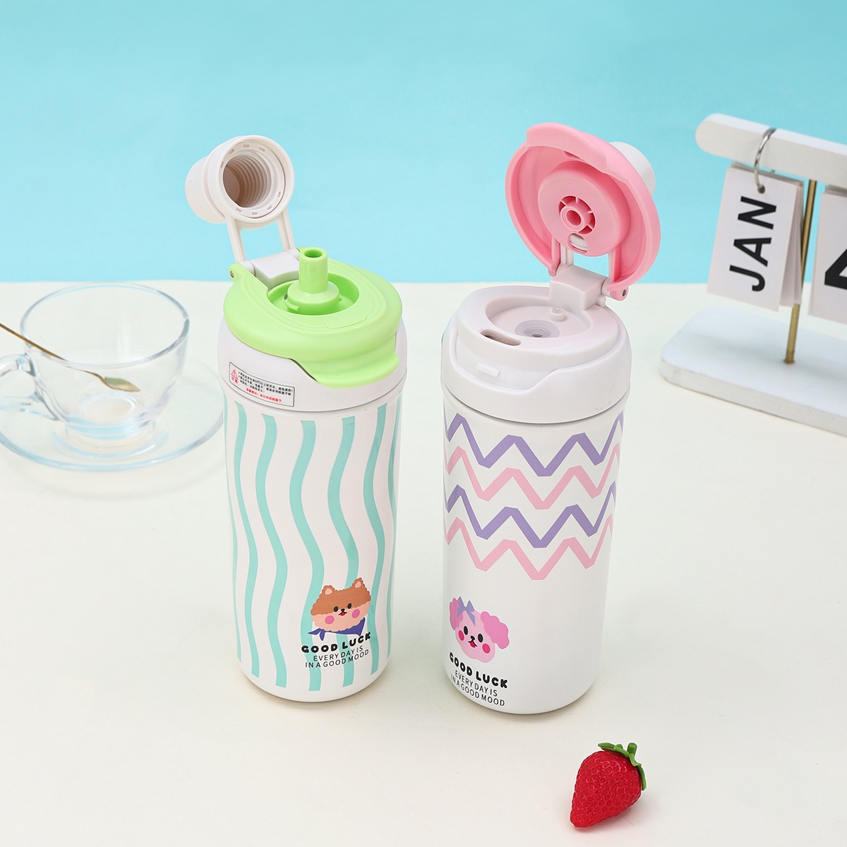 Nuevos dibujos animados 316 tazas de aislamiento de acero inoxidable de gran capacidad con tazas de té de doble bebida portátiles tazas de agua de paja