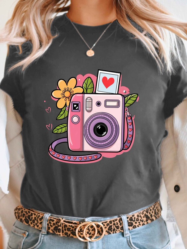 Women's Short-Sleeved T-Shirt with Polaroid Camera and Heart Print, Casual Round-Neck Spring/Summer Top, Stretchy Shirt