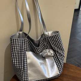 韩系高级感双面背银色托特包女2025新款黑白格子大容量通勤电脑包