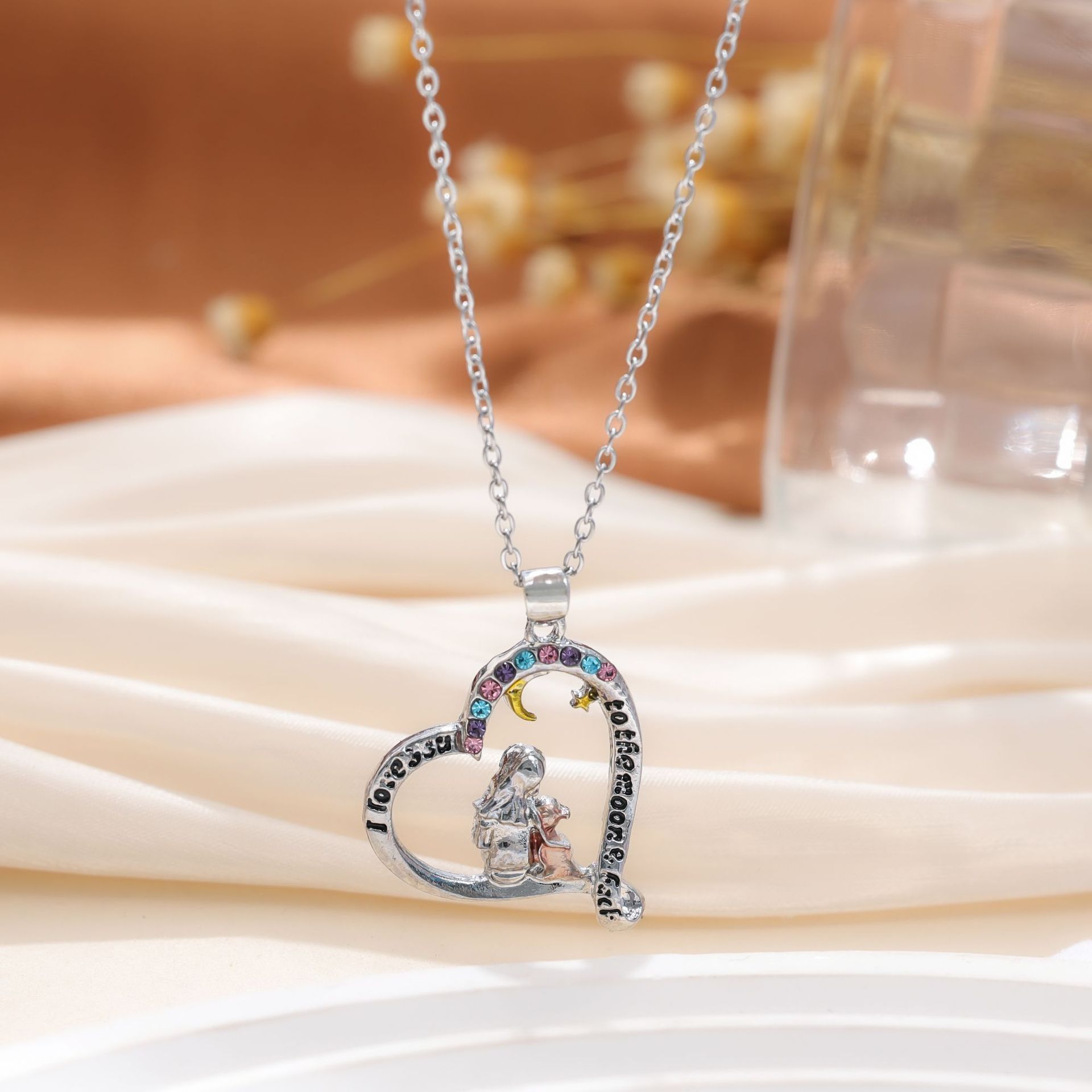 Venta caliente transfronteriza europea y americana colgante de amor de diamantes coloridos en forma de corazón collar de mujer collar de unicornio regalo del día de la madre