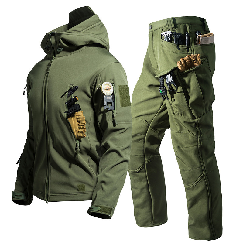 Three-in-one soft shell shark skin assault jacket plus velvet padded windproof Waterproof warm camouflage hiking suit men's coat