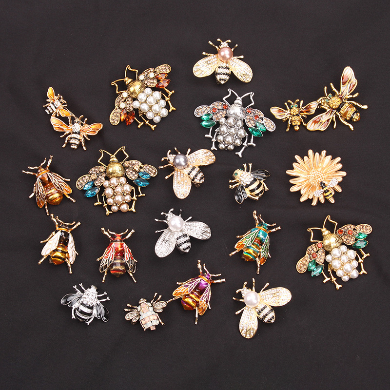 European and American Enamel Bee Brooch Fashion Diamond Insect Brooch Bee Pin Versatile Clothing Accessories Ready for Sale