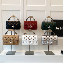 外贸手袋蝴蝶刺绣优雅时尚女托特包大藤格CD扣金属链条肩带斜挎包