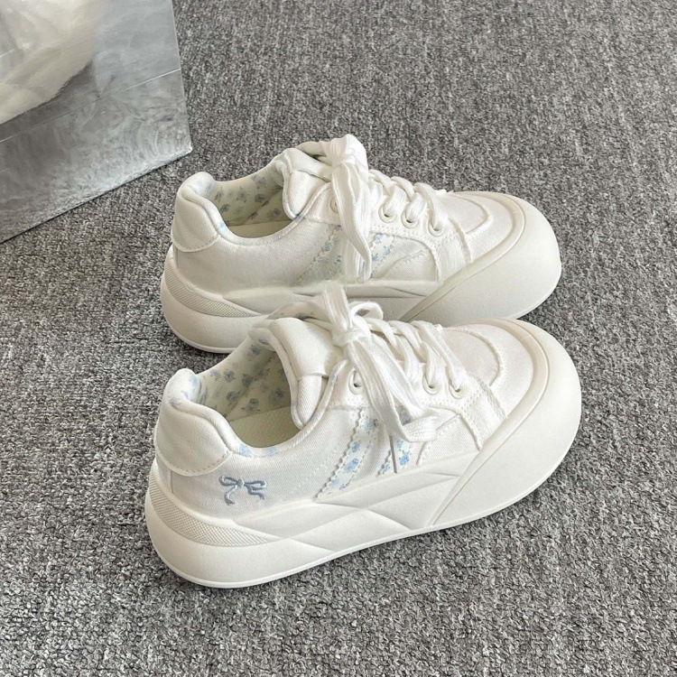 Zapatos de skate casuales de otoño super calientes para mujeres 2026 nuevos zapatos blancos de suela gruesa con falda zapatos de pan de nicho image 4