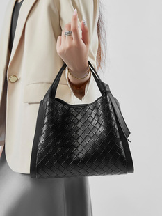 Leather summer one-shoulder bag for leisure, basket, high-end, genuine leather
