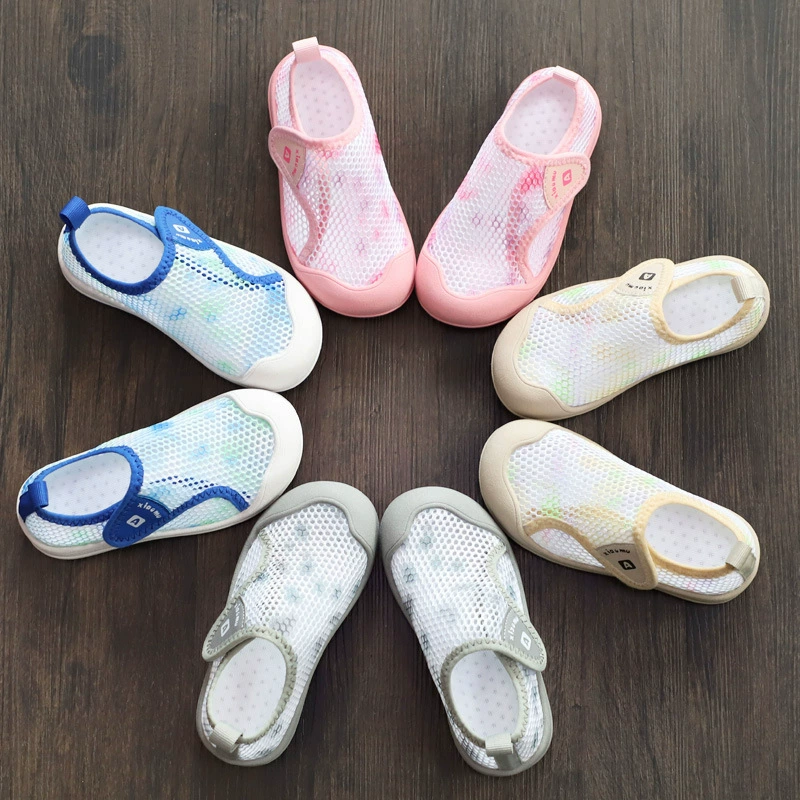 Детские туфли весна 2025: новые тапочки, сетчатые туфли для мальчиков и девочек, дышащие сандалии для малышей с нескользящей мягкой подошвой