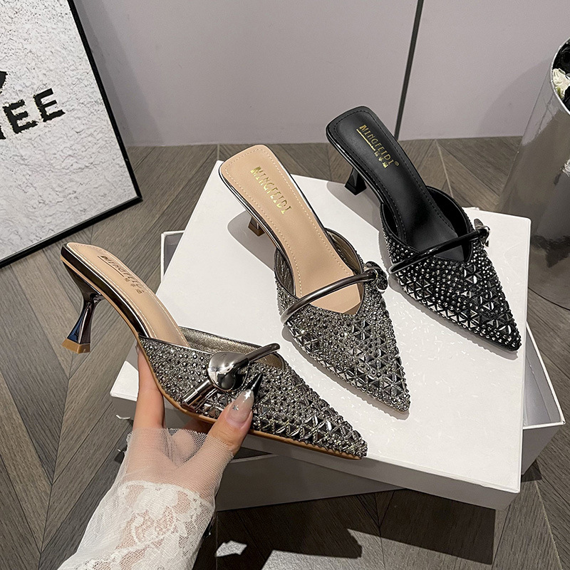 2026 nuevos tacones delgados zapatillas de tacones altos para mujeres de verano con una palabra con una cabeza de diamante de agua con zapatillas de media cabeza