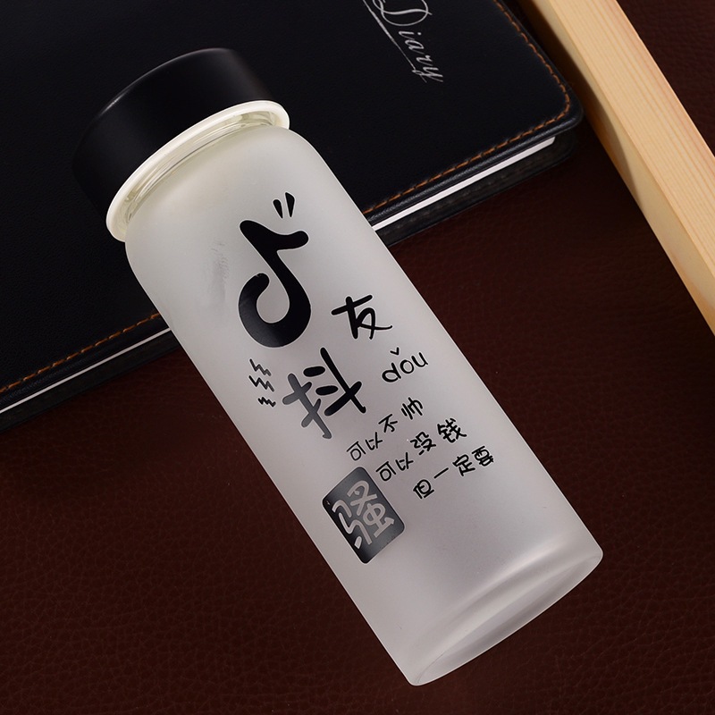 Tazas de vidrio esmerizadas coreanas, tazas de agua de tendencia creativas, botellas de agua frescas y simples para parejas, tazas casuales de Harajuku