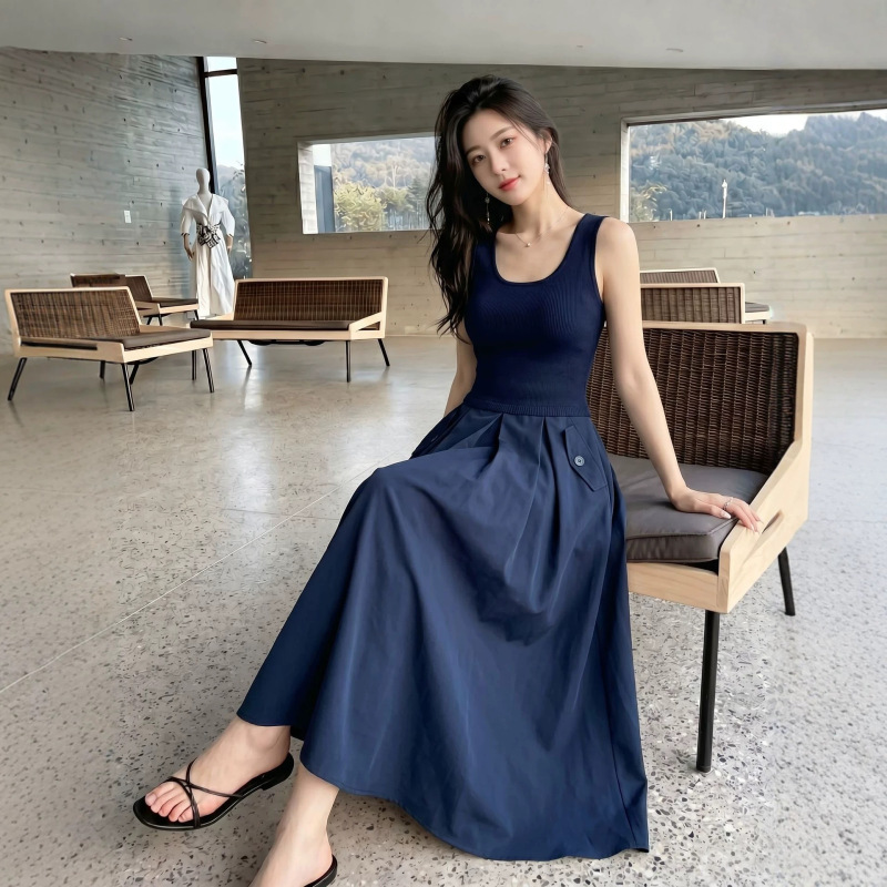 2026 New Summer Style Knitted Patchwork Dress, High-End Sleeveless Vest, Waist-Cinching, Slimming A-Line Work Dress