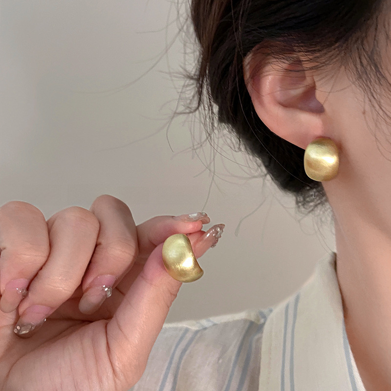 Matte crooked retro elegant design earrings
