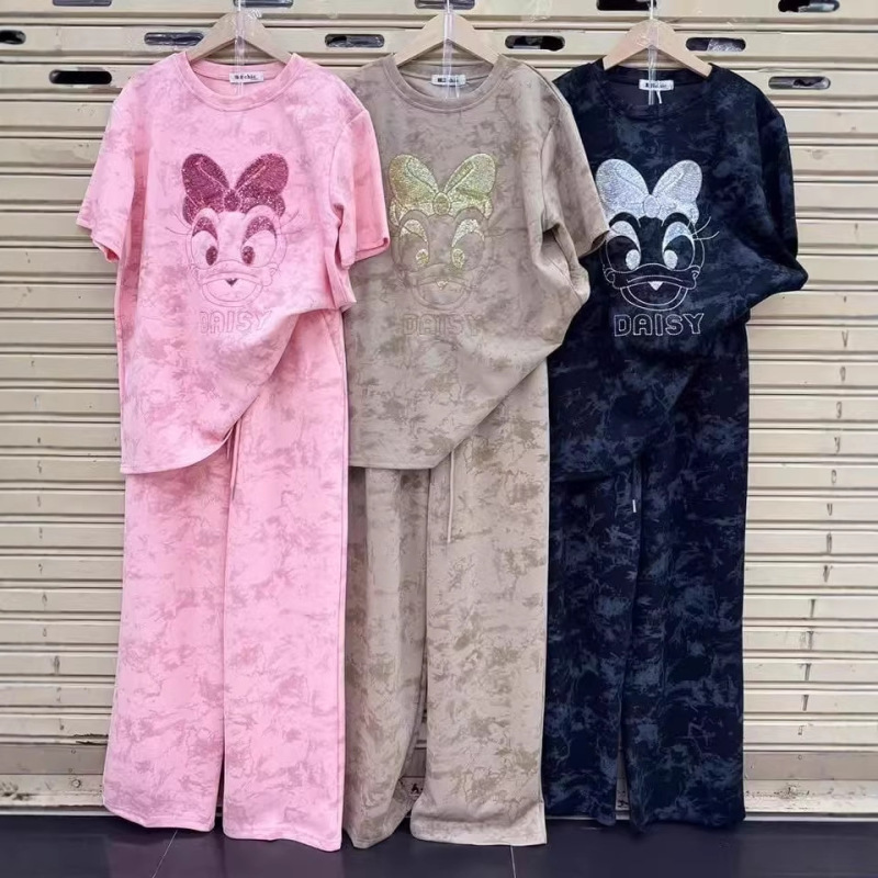 Southeast Asian Tie-Dye Fashion Suit for Women, New Summer Style, Cartoon Print Short-Sleeved Loose Wide-Leg Pants Casual Two-Piece Set