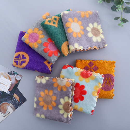 Thickened coral velvet small towel, soft, water-absorbent, printed, hand-washing and face-wiping kitchen rag, multi-functional square towel wholesale