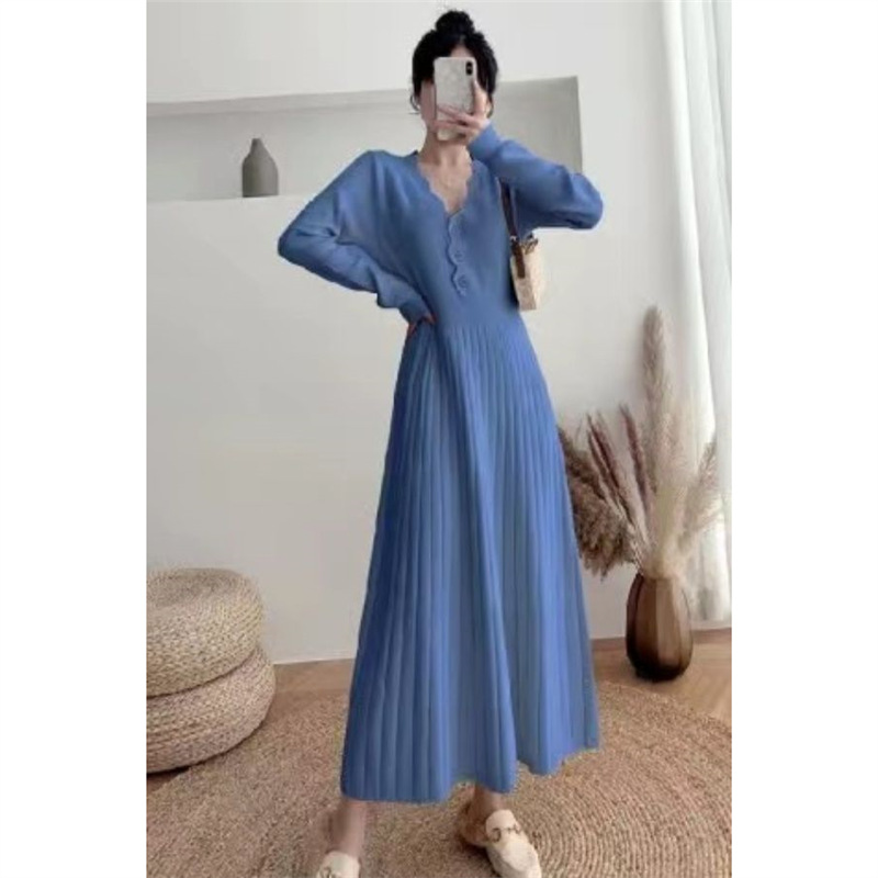 法式复古V领针织连衣裙2023秋冬新款中长款收腰毛衣裙气质百搭