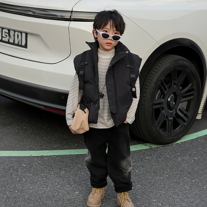 Boys with all the vests children Korean version of the trend black letter jacket autumn and winter thick warm sleeveless coat