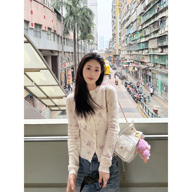 Simple and sweet floral print long-sleeve knitted cardigan, fashionable and youthful outerwear for spring, round-neck top for women