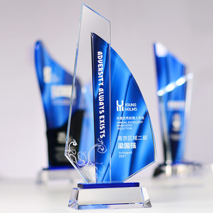 Wholesale Engraving Creative High-End New Model Outstanding Employee Team Award Gift Blue Colorful Sailboat Crystal Trophy
