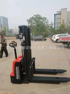 All-electric stacker forklift truck lithium battery three-section door frame