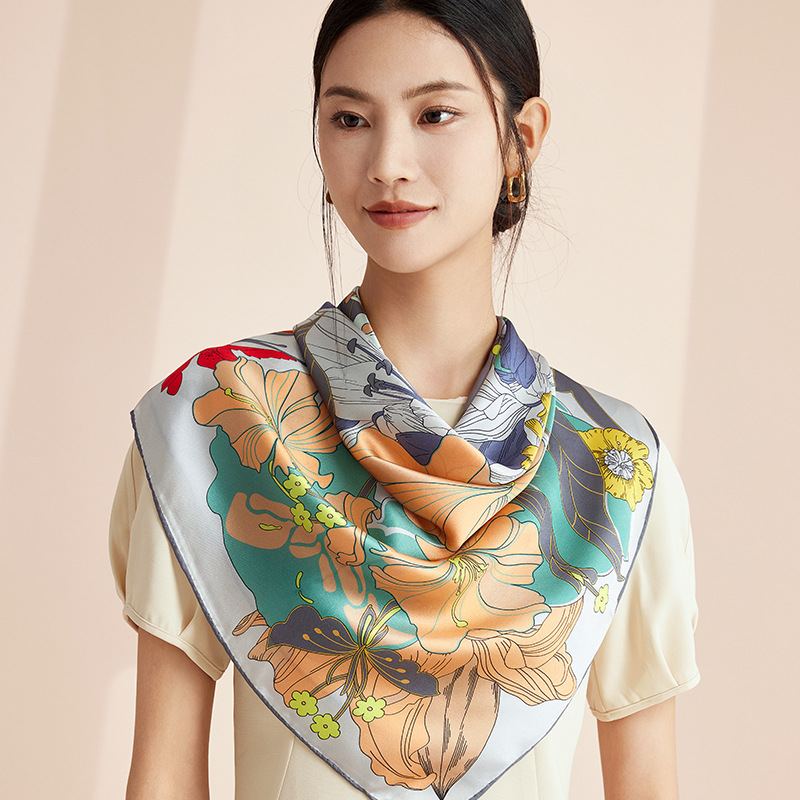 Foulard in seta di gelso di lusso - sciarpa quadrata crepe satin_voghion.com