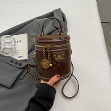 小众设计包包女包今年新款菱格链条洋气斜挎包超火爆款手提水桶包