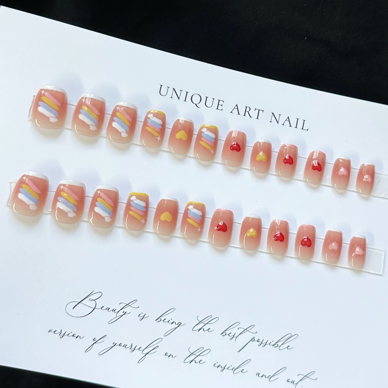 Manicura desgaste hecho a mano del arco iris caramelo melocotón corazón desgaste manicura