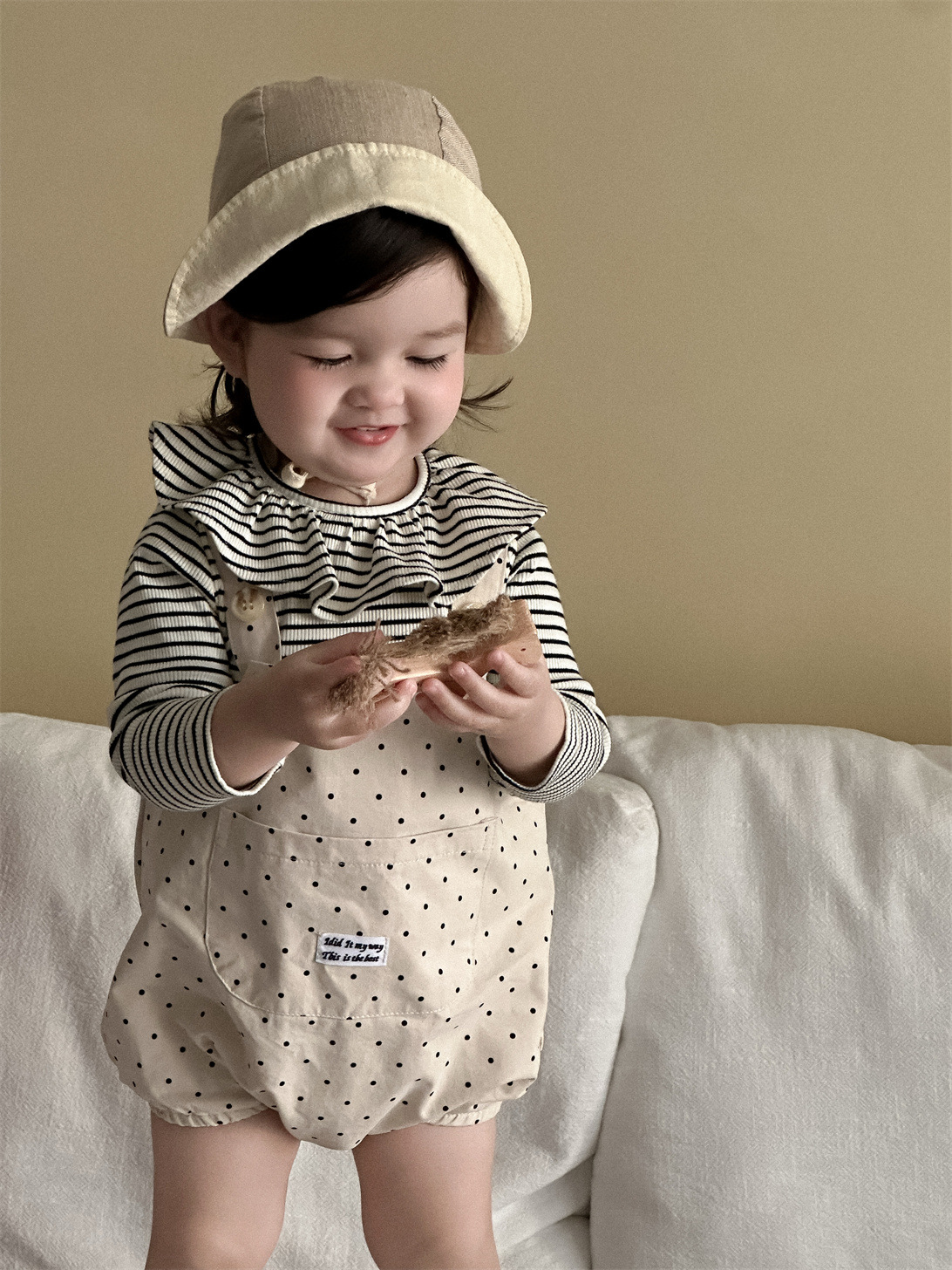 Ropa de otoño para niños, estilo coreano, ropa infantil, nuevo estilo de otoño 2025, conjunto de camisa de muñeca a rayas para niñas con tirantes y pelele