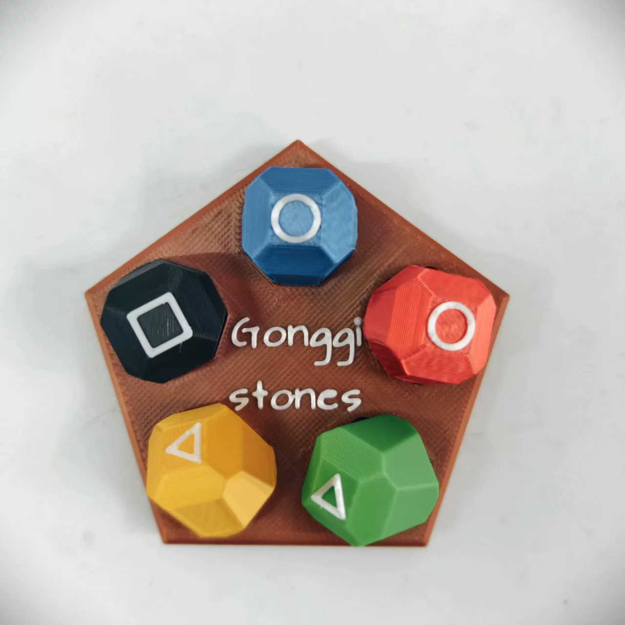 Игра "Gonggi Korean Game" для игры в граффити, развивающей координацию рук и глаз, с набором коричневых базовых пластин
