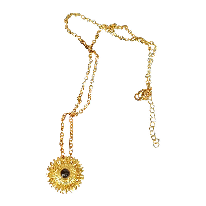 New Fashionable and Elegant Sunflower Jewelry Pendant Necklace Sunflower Necklace Projection Necklace Friendship Necklace_voghion.com