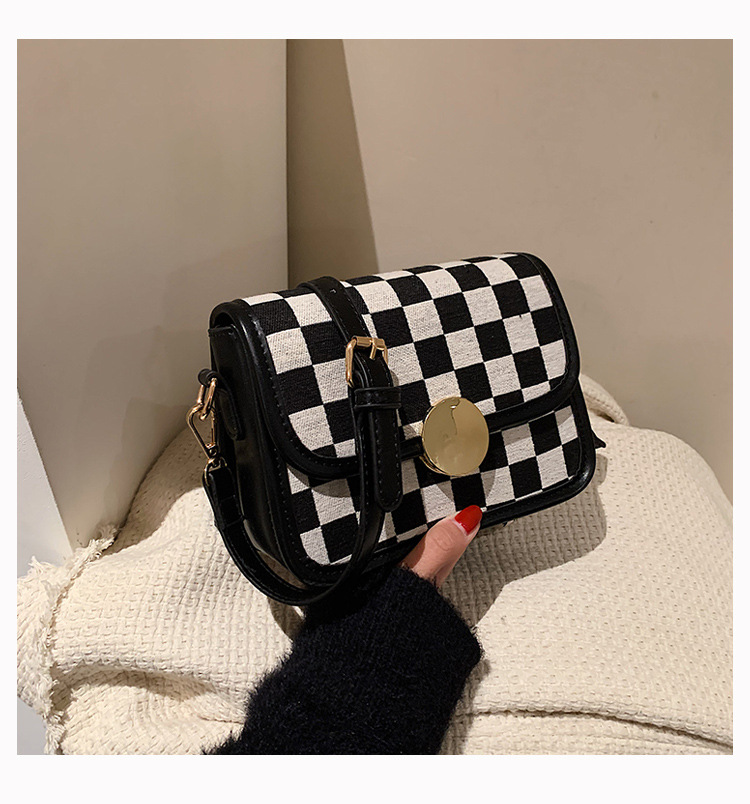 2021 new trendy bags female niche checkerboard triangle lattice oneshoulder armpit bag wholesalepicture3