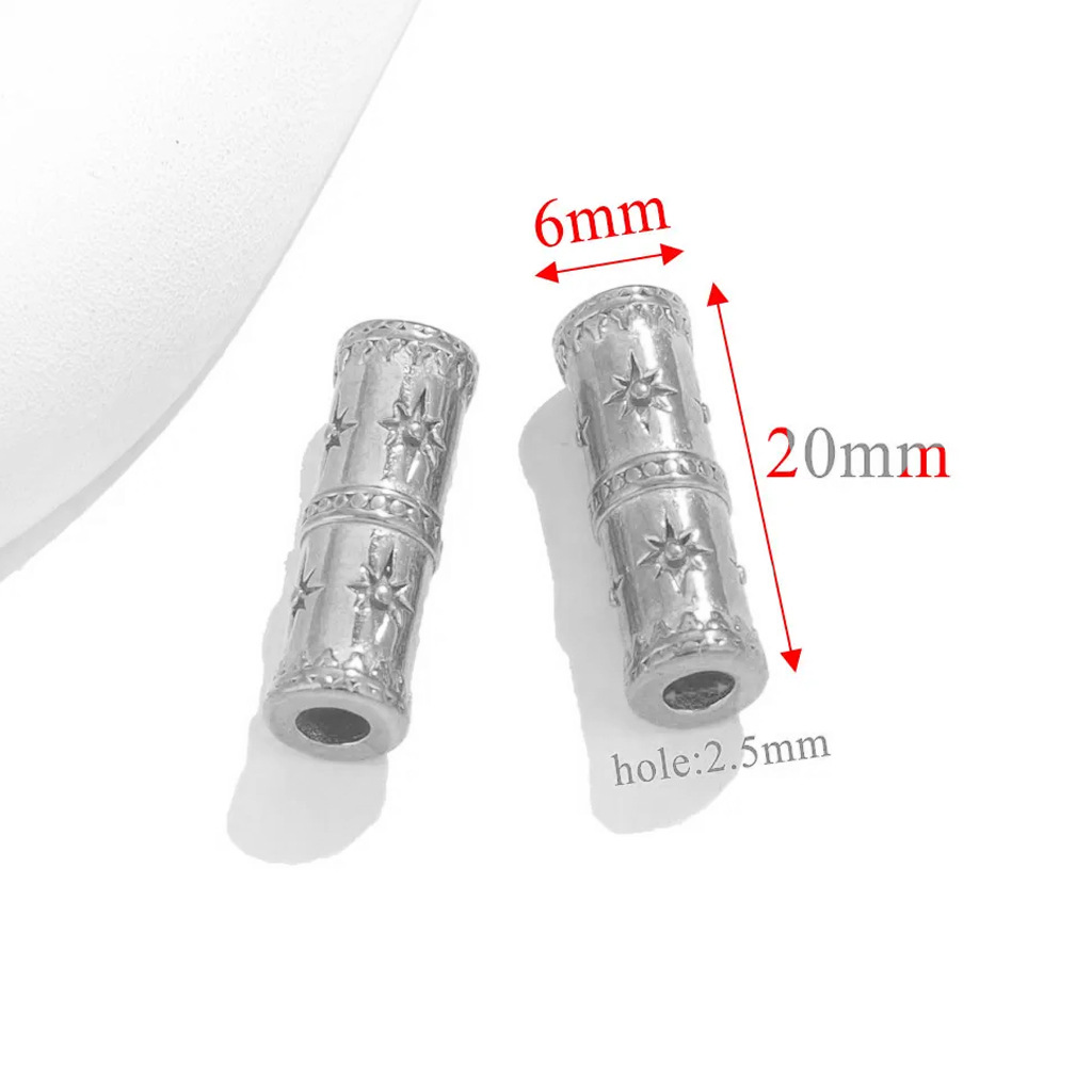 Cuentas largas de bambú de acero inoxidable, cuentas de cubo de flores talladas al sol, cuentas sueltas, acero de titanio, collar retro europeo y americano, accesorios colgantes de bricolaje