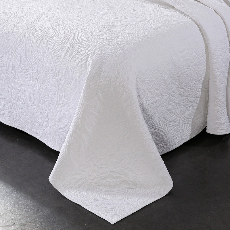 Manufacturer wholesale modern simple white bellflower flower quilt quilt solid color bed three-piece bed cover washed quilt