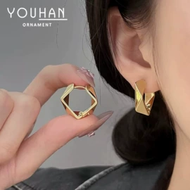 耳钉;项链;手链