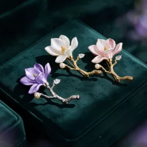 New Chinese-style enamel magnolia flower brooch, eco-friendly alloy, pearl and crystal embellishments, traditional Chinese-style pin, women's accessories, wholesale