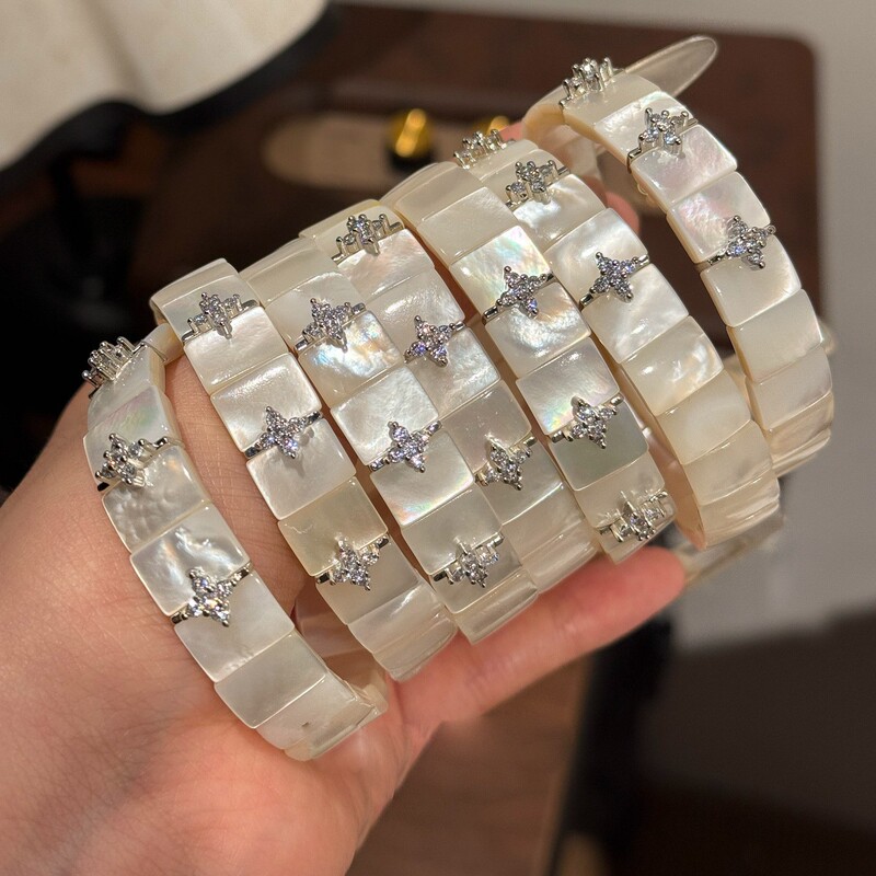 White Square Starburst Square Bracelet Niche Design High-End Versatile Hand Jewelry for Women 2025 Autumn and Winter New Accessories