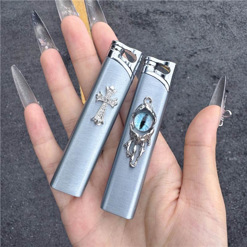 [Can Be Shipped on Behalf of Others] "Devil's Eye" Original Handmade Lighter with Metal Texture, Windproof Inflatable Powder Flame