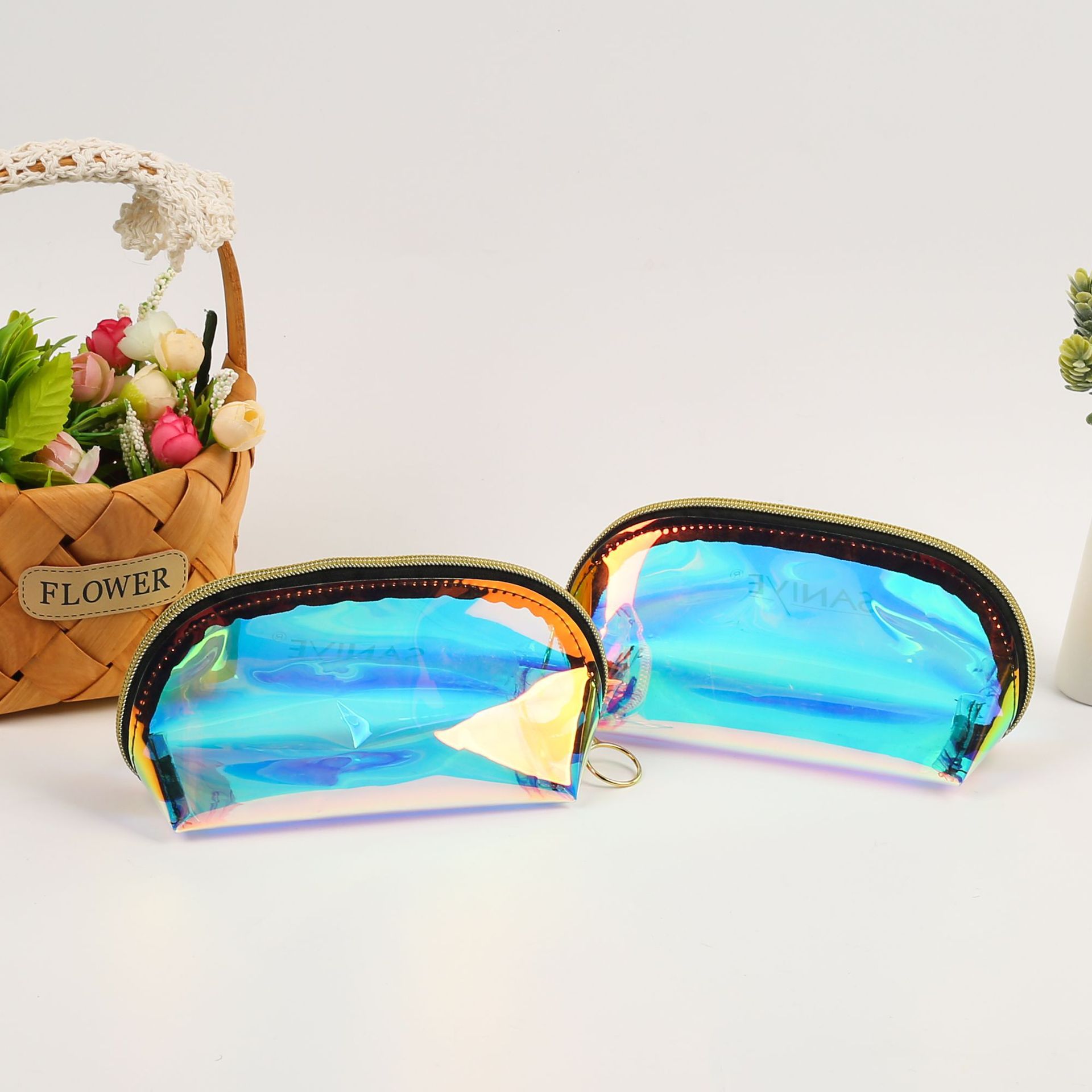 透明镭射化妆包 出行便携防水旅行洗漱收纳袋塑料拉链化妆包批发