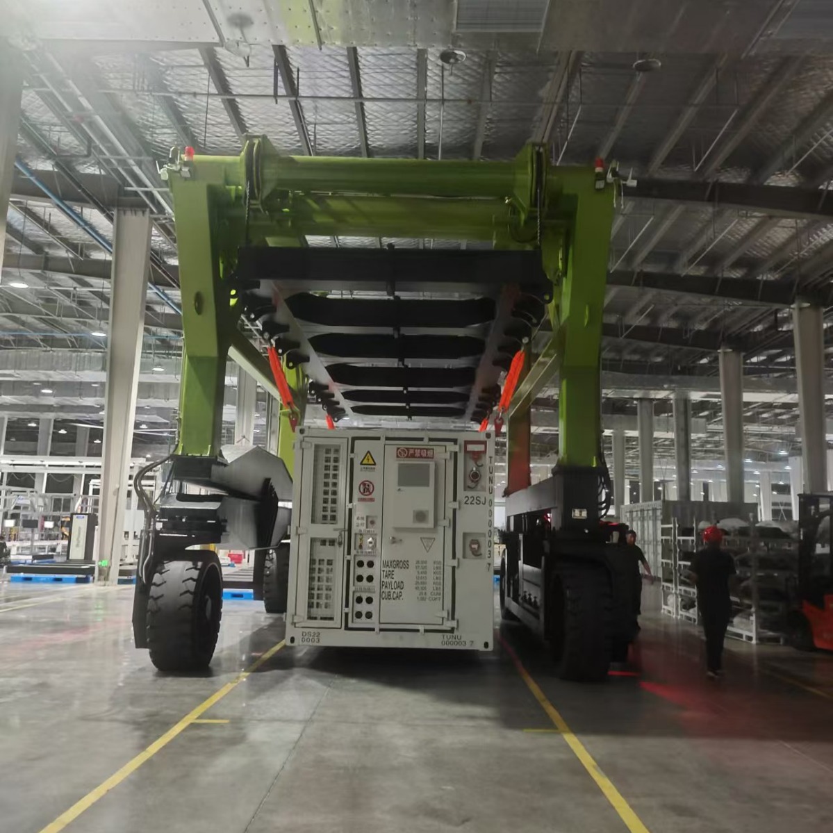 江苏靖起  储能柜跨运车 多功能集装箱吊运  港口用 10-100吨