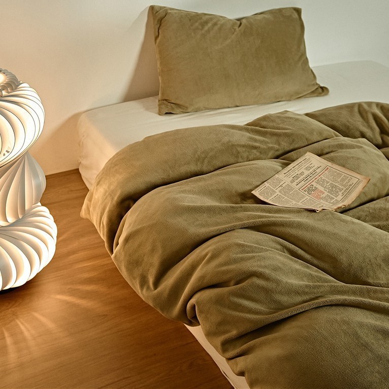 高品質の純色230gの牛乳の絨毯の布団カバー