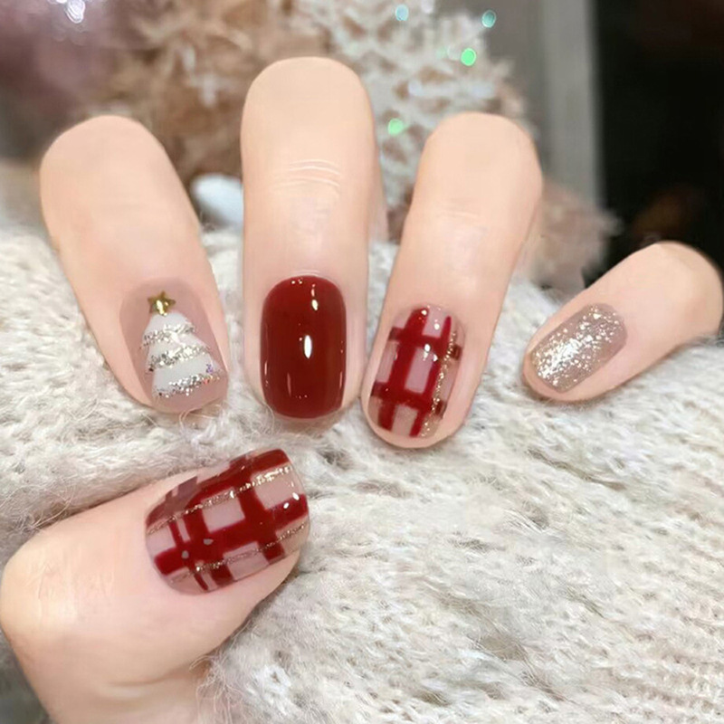 Short New Year and Christmas Red Checkerboard Manicure and Fake Nails Finished Product 24 Pieces Wearable Nail Patches