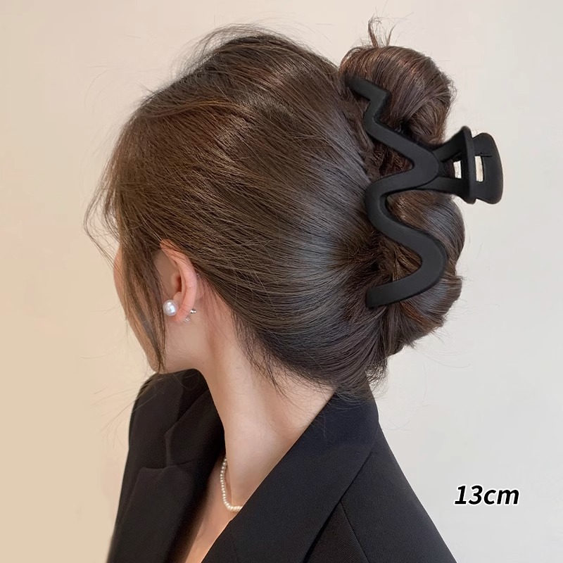 Gran tamaño de tiburón negro temperamento de alto grado agarrar clip de cabello de cabeza de mujer detrás de la cabeza de cabello de cabello de cabello de gran tamaño clip de cabello