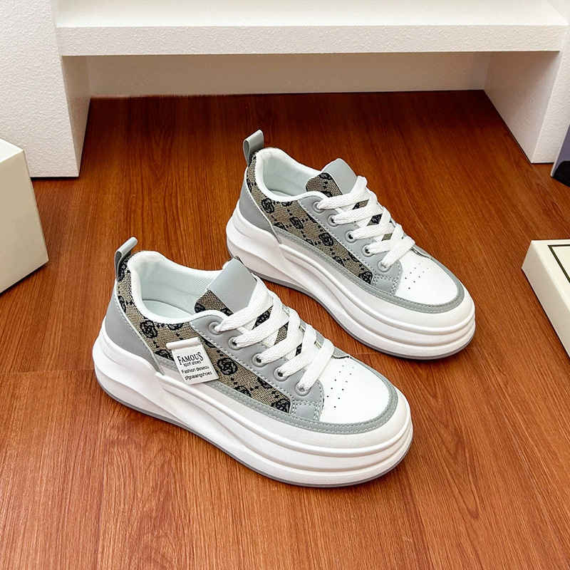 Кроссовки 24 новая женская повседневная обувь больших размеров, женская уличная грязная обувь на толстой подошве, увеличивающая рост, Студенческая обувь, фабричные прямые волосы