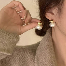 新款气质优雅珍珠耳环复古温柔灰色珍珠耳扣时尚百搭清冷风耳饰品