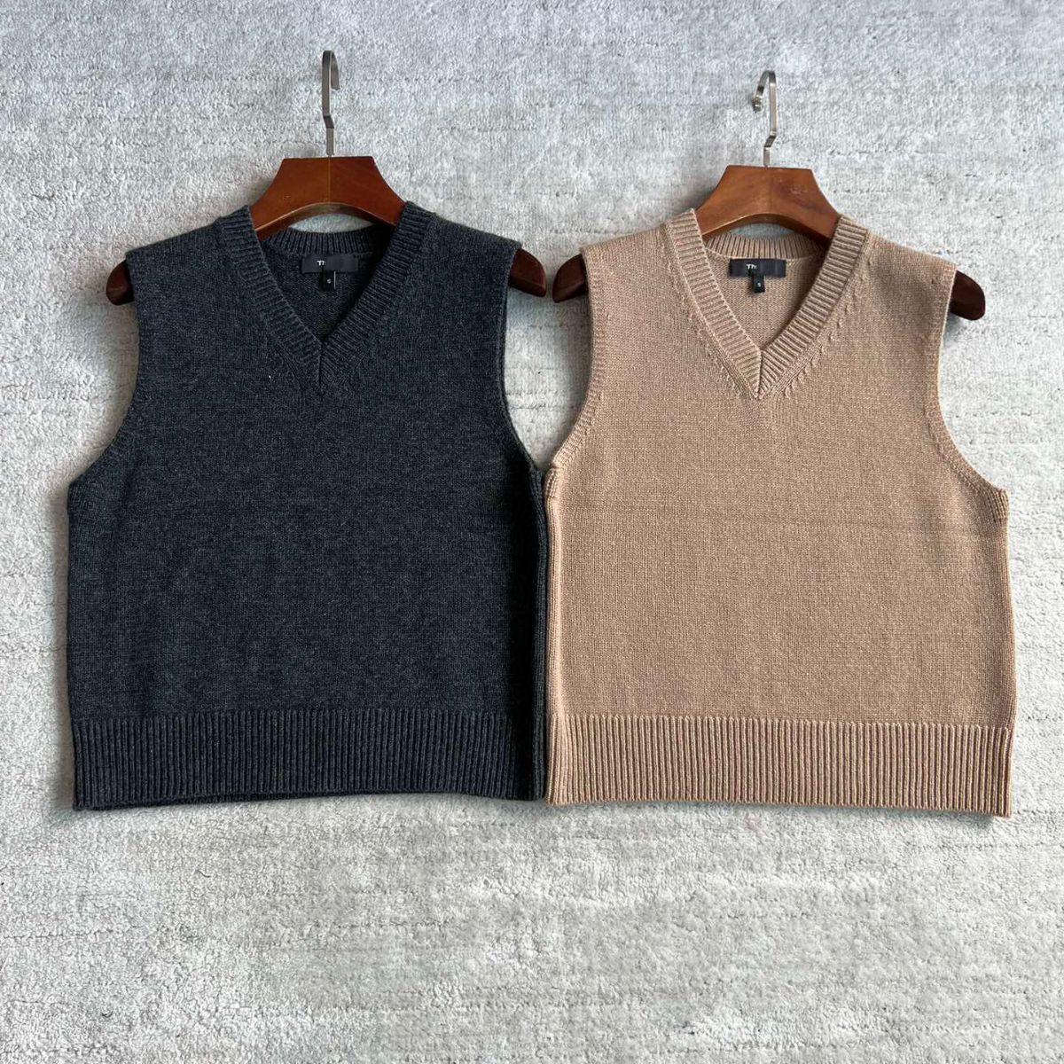 Autumn knitted woolen demi-season fashionable vest